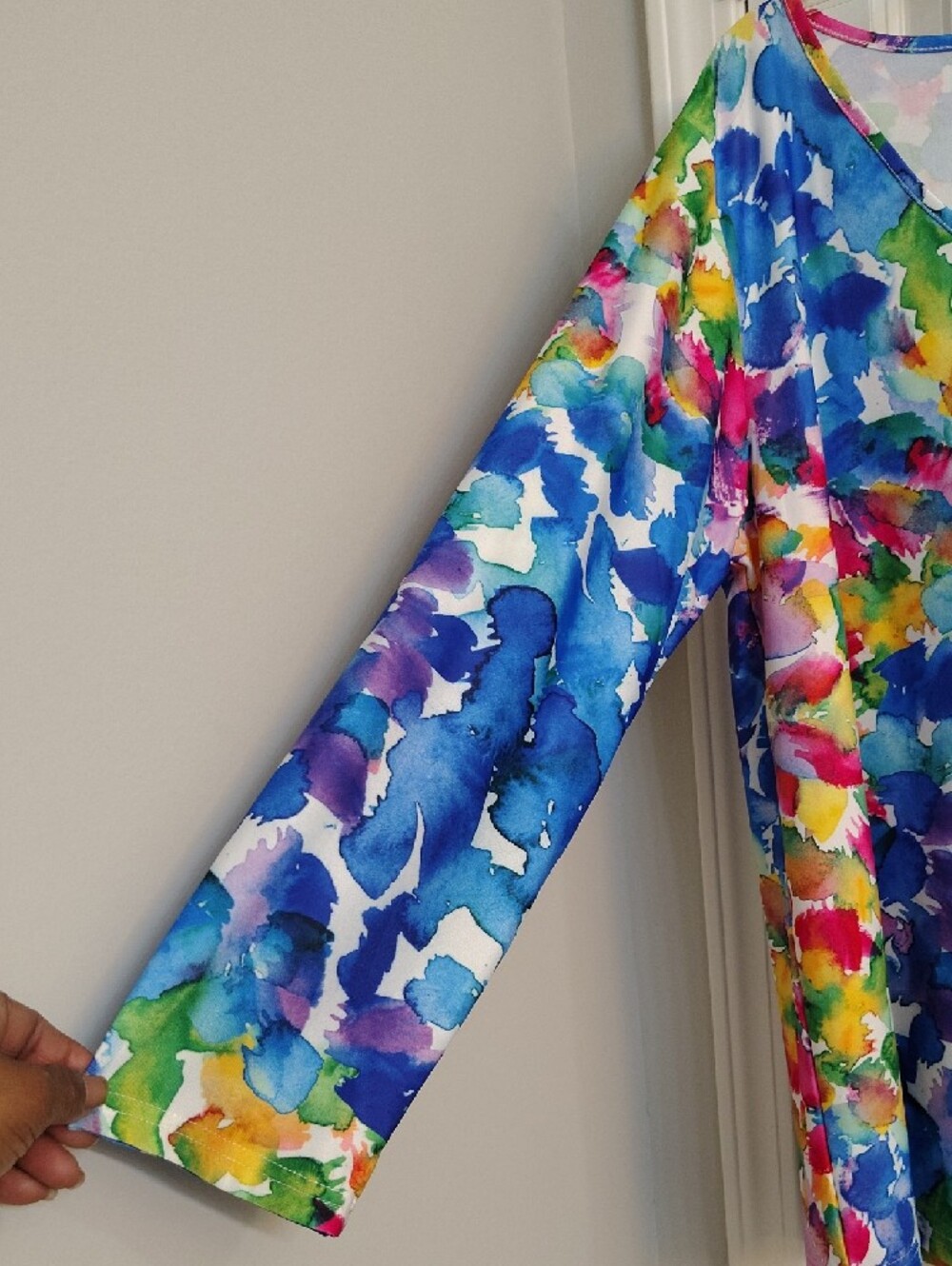 Sakurafiua V-Neck 3/4 Sleeve Floral Watercolor Tunic - Blue Pink Yellow Green - Picture 6 of 8